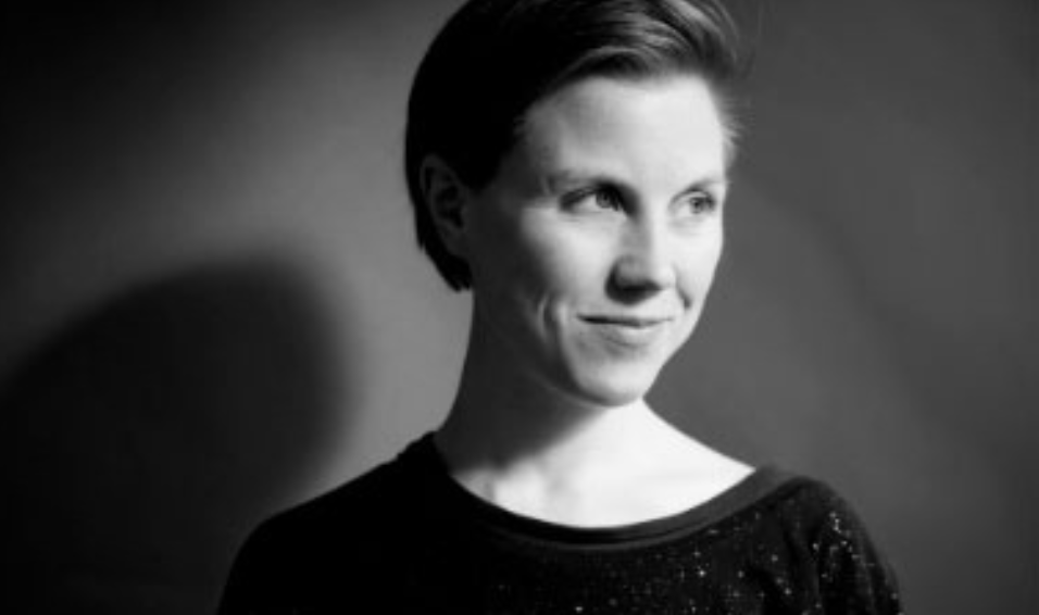 ARTIST TALK: PODCAST WITH Essi Rossi